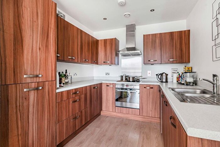 1 Bedroom Flat For Sale In Edmund Street, London, SE5