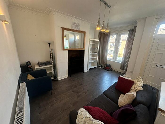 3 Bedroom Terraced House To Rent In Norman Mount, Kirkstall, Leeds, LS5