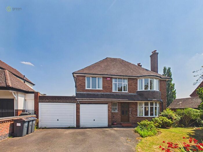 4 Bedroom Detached House For Sale In St Bernards Road, Sutton Coldfield, B72