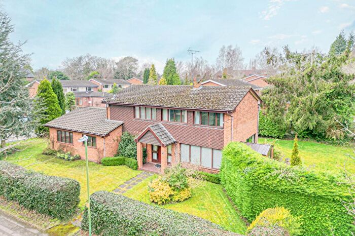 4 Bedroom Detached House For Sale In Avenue Close, Dorridge, B93
