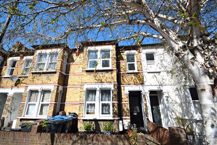 1 Bedroom Maisonette To Rent In Ridley Road, London, SW19