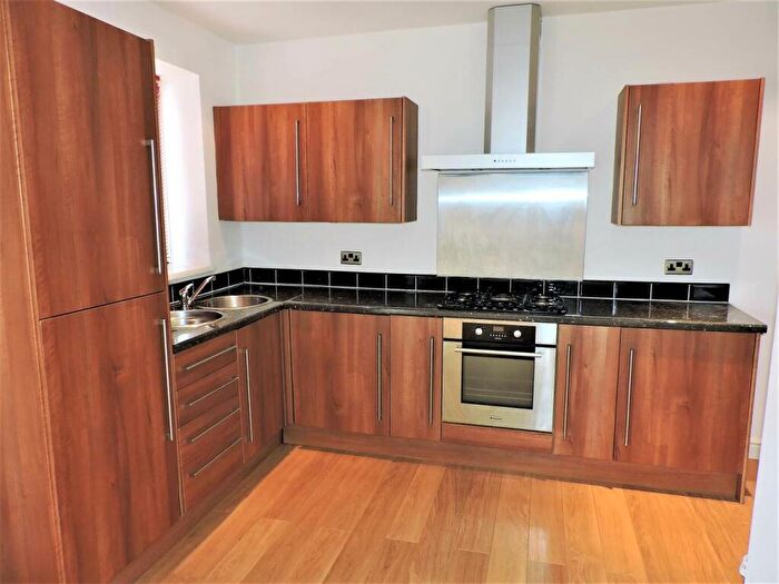 2 Bedroom Flat To Rent In Racecommon Road, Barnsley, S70