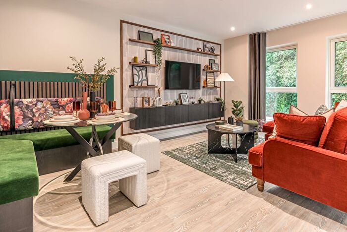 1 Bedroom Flat For Sale In North Gate Park, St Ann's Road, Haringey, N15