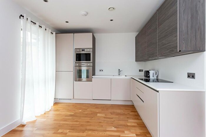 1 Bedroom Apartment To Rent In Dalmeny Avenue, N7