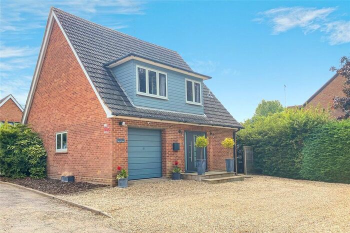 3 Bedroom Detached House For Sale In Jarvis Close, Eversley Centre, Hampshire, RG27
