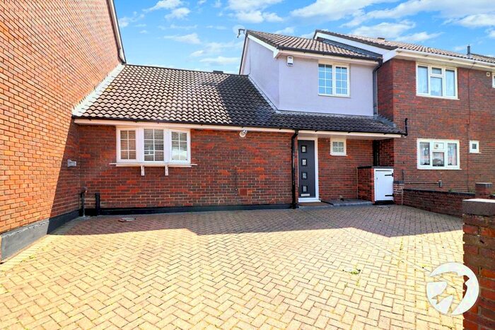 4 Bedroom Detached House To Rent In Craydene Road, Erith, DA8