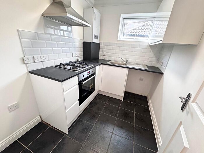 2 Bedroom Flat To Rent In Pine Road, Bournemouth, BH9