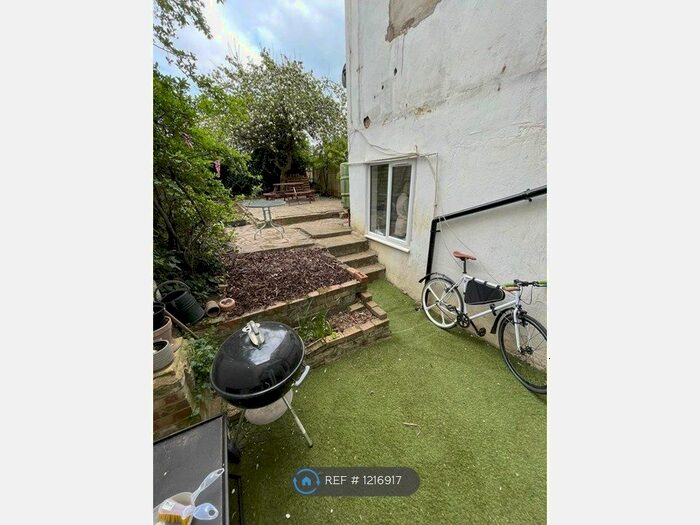 1 Bedroom Flat To Rent In Trinity Road, London, SW17