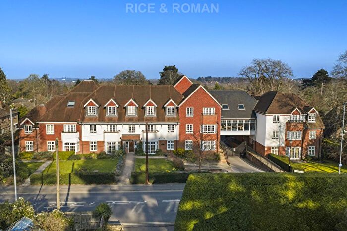 2 Bedroom Flat For Sale In Chestnut Grange, Wokingham, RG40