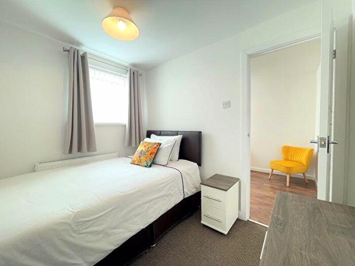 1 Bedroom End Of Terrace House To Rent In Waltham Place, Newcastle Upon Tyne, NE5