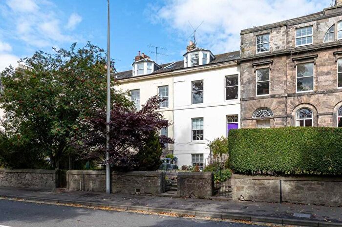 3 Bedroom Flat For Sale In Marshall Place, Perth, PH2