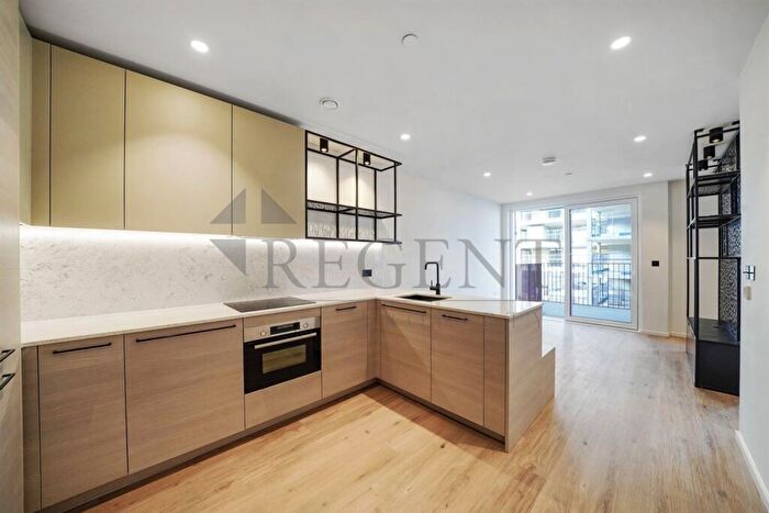 2 Bedroom Apartment To Rent In Barnacle House, Hemlock Street, E14