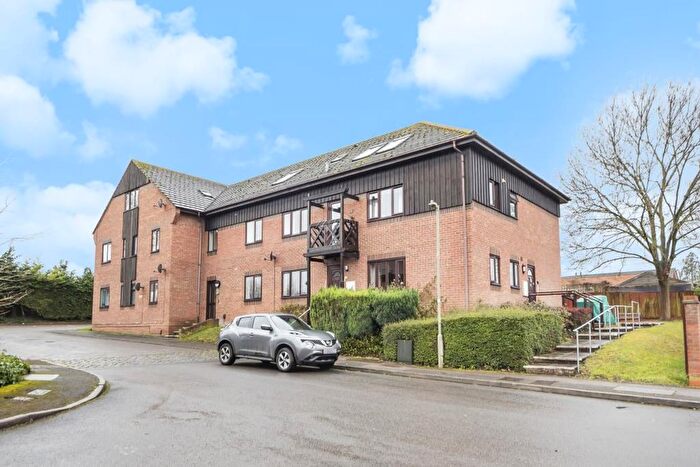 2 Bedroom Flat For Sale In Roebuck Court, Didcot, OX11