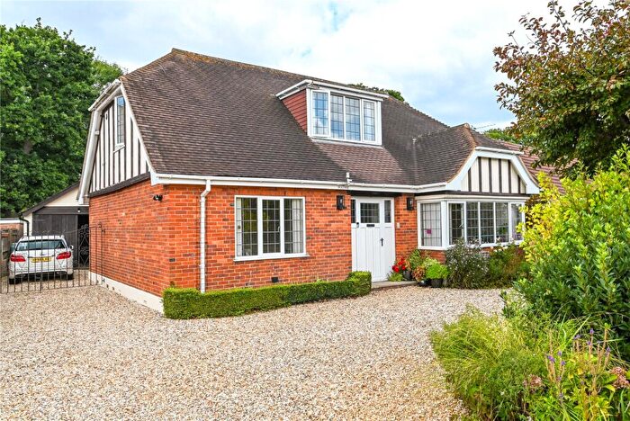 4 Bedroom Bungalow For Sale In Waverley Road, New Milton, Hampshire, BH25