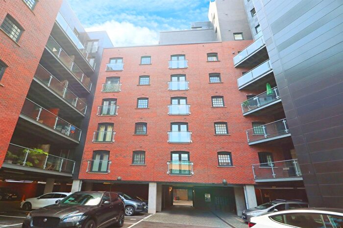 1 Bedroom Flat For Sale In Trade Street, Butetown, Cardiff, CF10