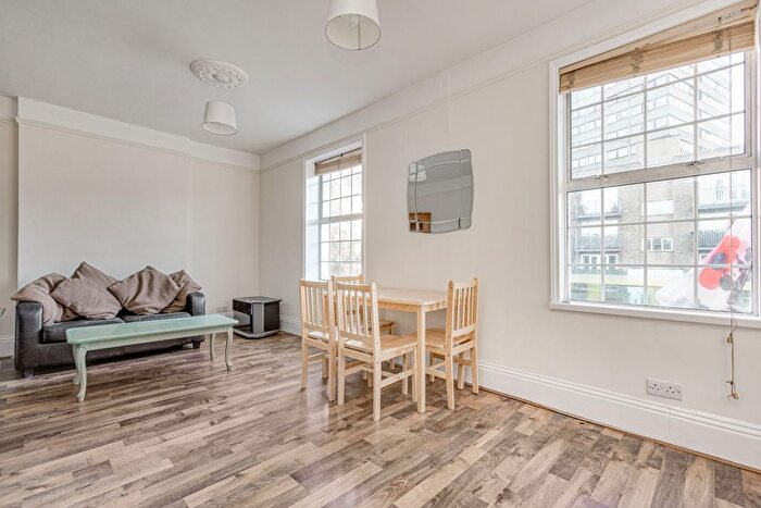 4 Bedroom Flat To Rent In Falcon Road, The Falcons, SW11