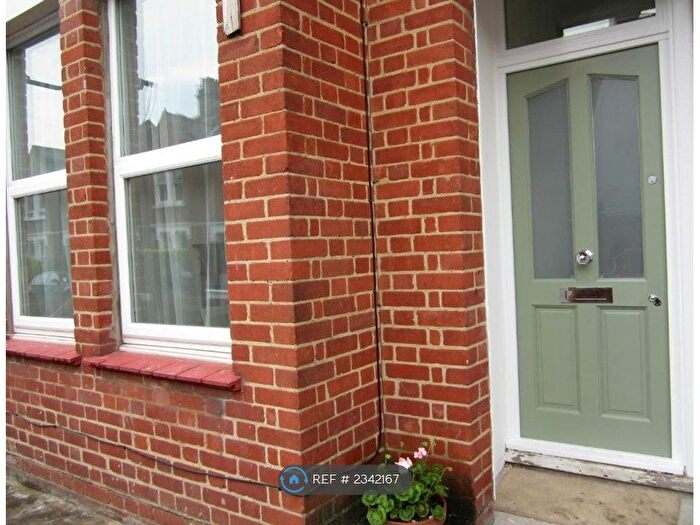 1 Bedroom Flat To Rent In London, London, CR4