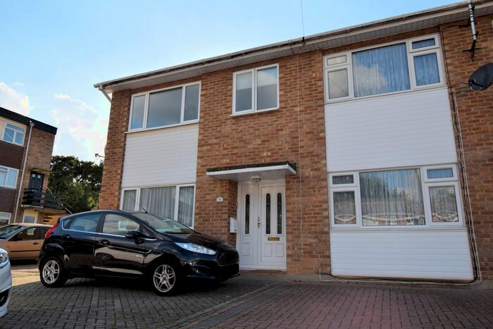 3 Bedroom End Of Terrace House To Rent In St. Lawrence Gardens, Leigh-On-Sea, SS9