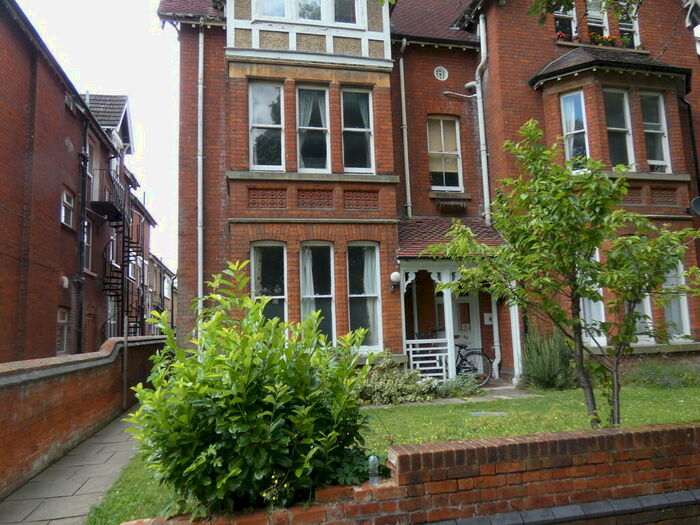 1 Bedroom Apartment To Rent In De Parys Avenue, Bedford, MK40