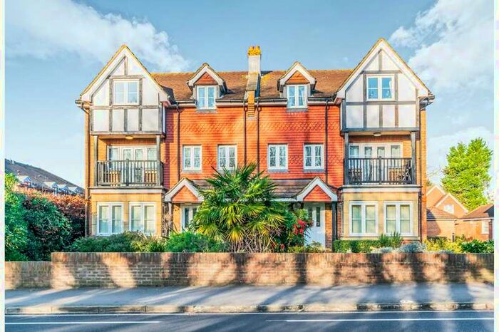 2 Bedroom Apartment To Rent In Kings Place, Horsham, RH13