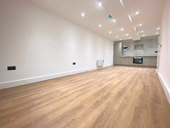 2 Bedroom Apartment To Rent In Dunster Street, Northampton, NN1