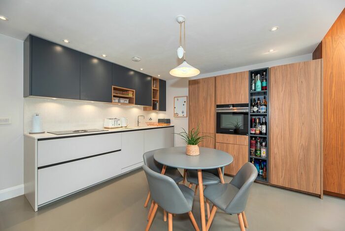 2 Bedroom Property To Rent In Southdown Road, London, SW20