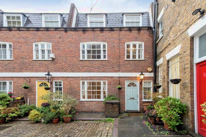 3 Bedroom Terraced House To Rent In Hereford Mews, London, W2