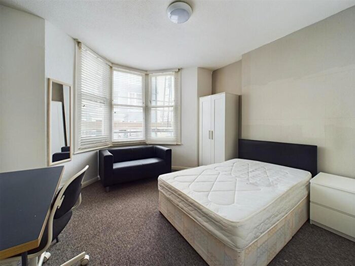 2 Bedroom Flat To Rent In Broad Street, Brighton, BN2