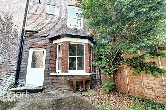 1 Bedroom Apartment For Sale In Clarendon Road, Luton, LU2