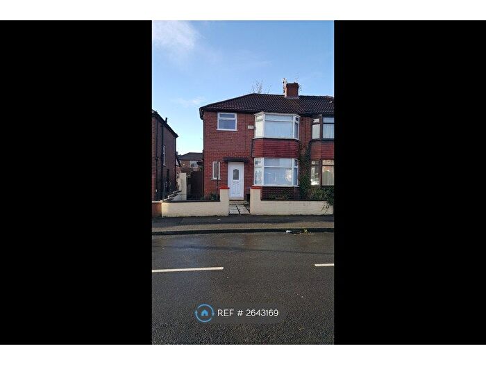3 Bedroom Semi-Detached House To Rent In Dawlish Avenue, Droylsden, M43