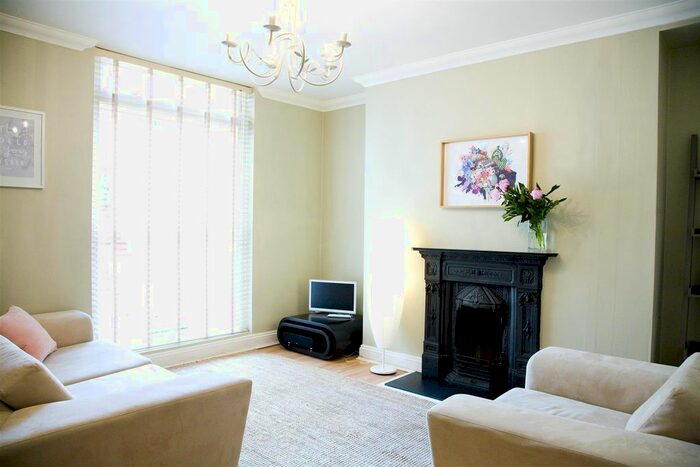2 Bedroom Flat To Rent In Lansdowne Place, Hove, BN3