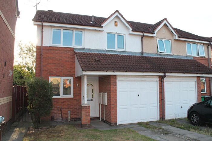 3 Bedroom Semi Detached House To Rent In Howells Close, Nottingham, NG5