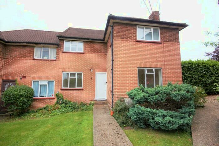 2 Bedroom Ground Maisonette To Rent In York Road, Northwood, HA6