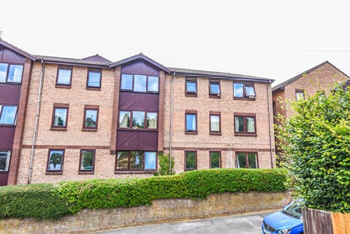 2 Bedroom Retirement Property For Sale In Champions Court, Dursley, GL11