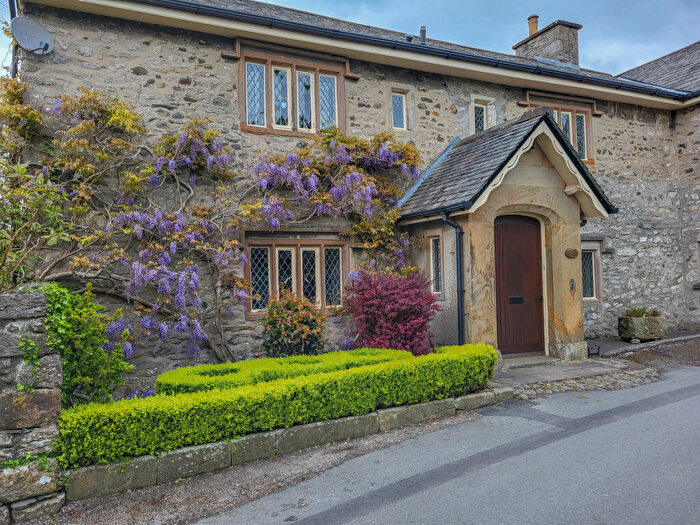 3 Bedroom Semi-Detached House For Sale In Tanpits Lane, Carnforth, LA6