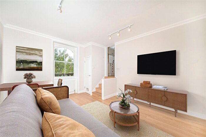 2 Bedroom Flat To Rent In Stafford Terrace, London, W8