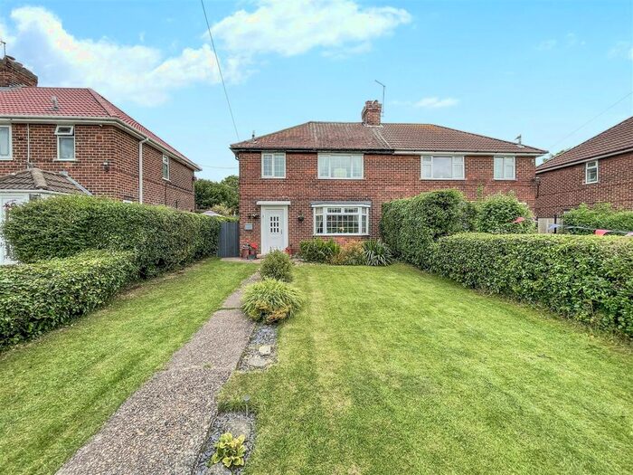 3 Bedroom Semi-Detached House For Sale In The Orchard, Hayton, Retford, DN22