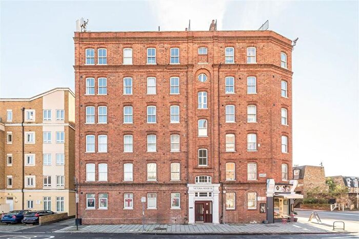 2 Bedroom Flat For Sale In South Lambeth Road, South Lambeth, SW8