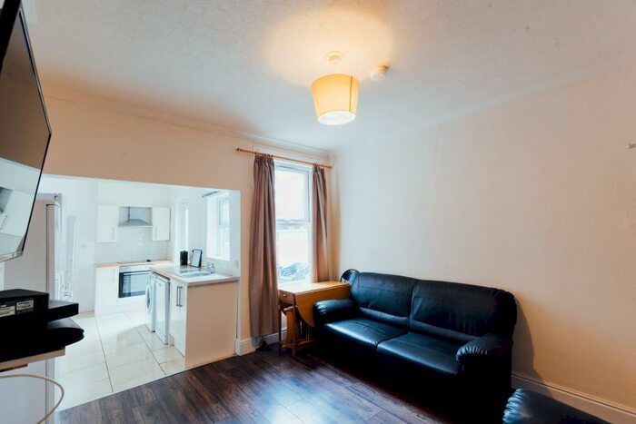 4 Bedroom Property To Rent In High Street Location - Sibthorp Street - Student Let, LN5