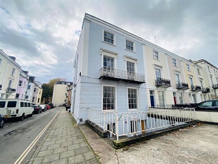 3 Bedroom Flat To Rent In B, St. Pauls Road, Clifton, BS8