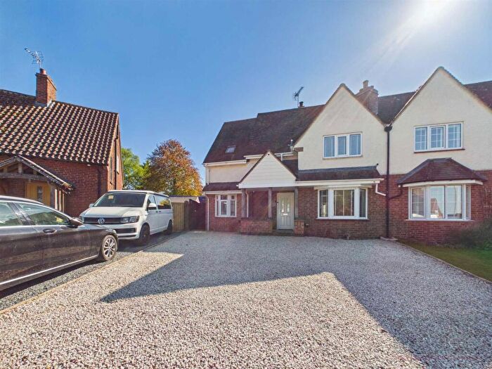 3 Bedroom Semi-Detached House For Sale In East Carlton Park, East Carlton, Market Harborough, LE16