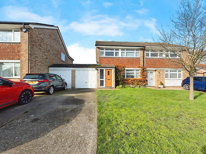 3 Bedroom Semi Detached House For Sale In Pinks Hill, Swanley, BR8