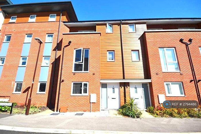 4 Bedroom Semi-Detached House To Rent In Marquess Drive, Bletchley, Milton Keynes, MK2