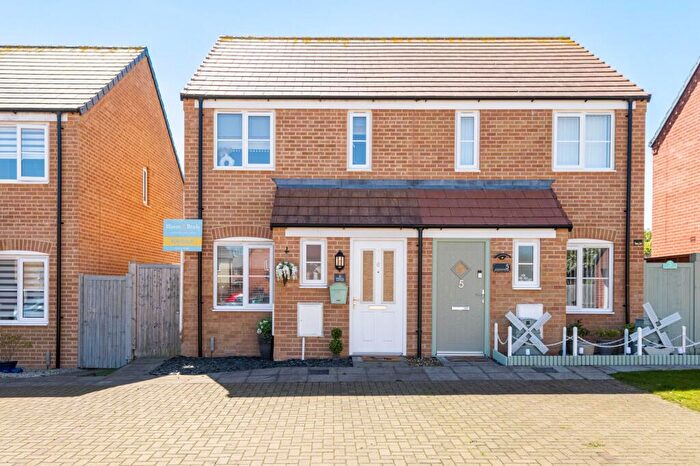 2 Bedroom Semi Detached House For Sale In Thurston Close, Ormesby, NR29
