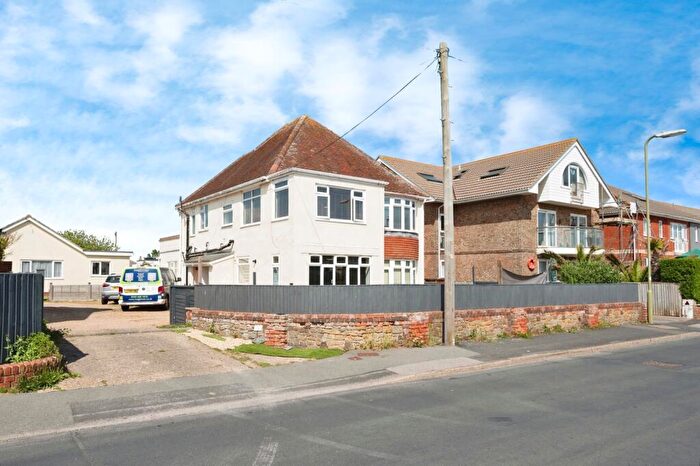 1 Bedroom Flat For Sale In Southwood Road, Hayling Island, PO11