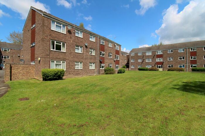 2 Bedroom Flat To Rent In Bracken Road, North Baddesley, Southampton, SO52