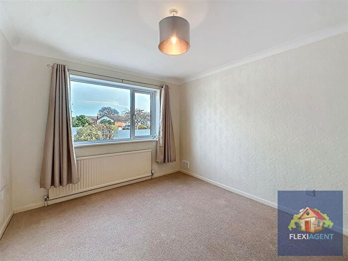 3 Bedroom Detached Bungalow For Sale In Kingston Crescent, Marshside, Southport, PR9