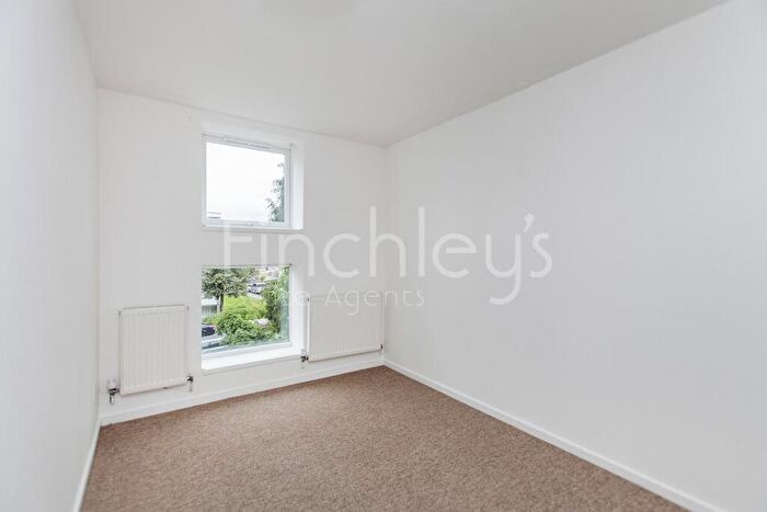 2 Bedroom Flat To Rent In Beecholme, Woodside Park Road, N12