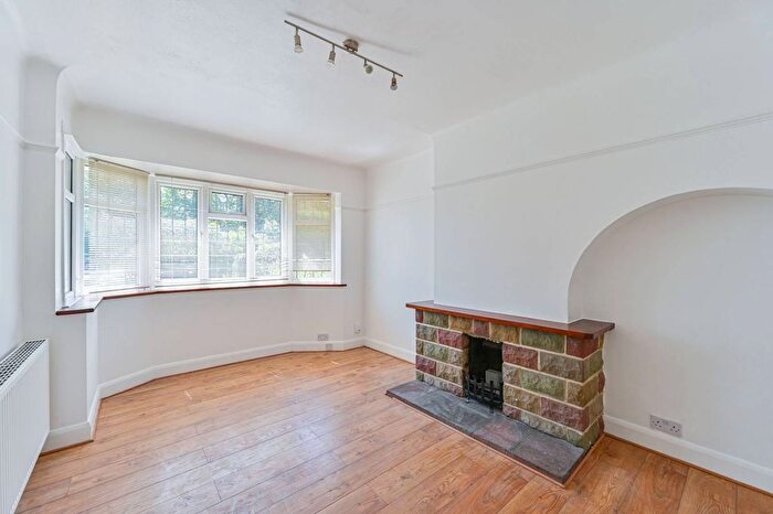 3 Bedroom Semi-Detached House To Rent In Whitefoot Lane, Bromley, BR1