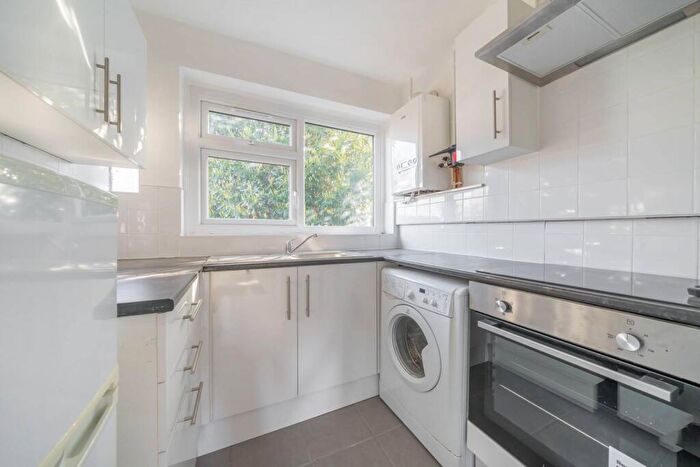 2 Bedroom Maisonette To Rent In Glanville Road, Bromley, BR2
